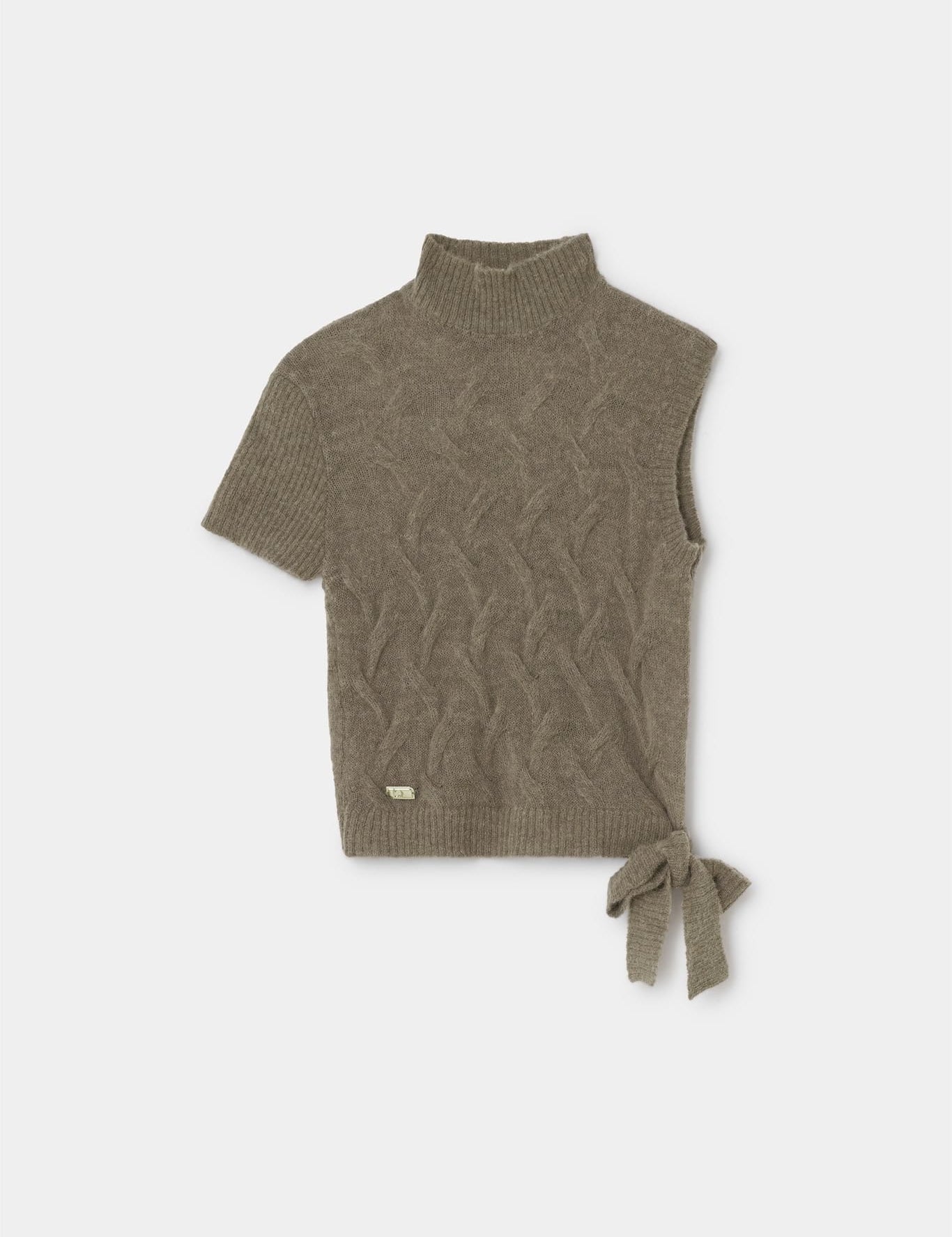 Top de punto LAAGAM Raye Textured Taupe, otra vista con modelo