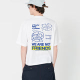 Camiseta WE ARE NOT FRIENDS Embrace Friends Boxy White