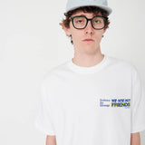 Camiseta WE ARE NOT FRIENDS Embrace Friends Boxy White