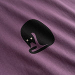 Camiseta DEDICATED Visby Curious Cat - Berry Purple - vista oficial 2