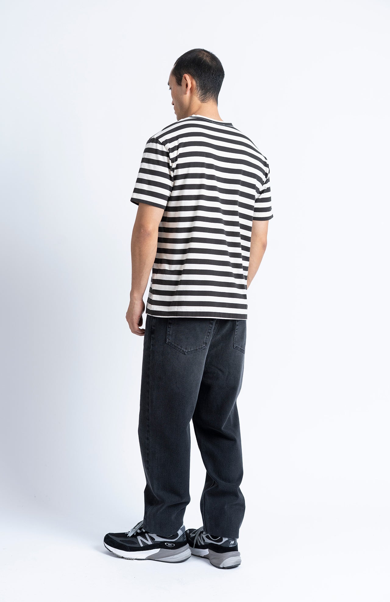 Camiseta LOREAK MENDIAN New Azpi Dot M Ecru/Anthracite, vista de espalda en modelo