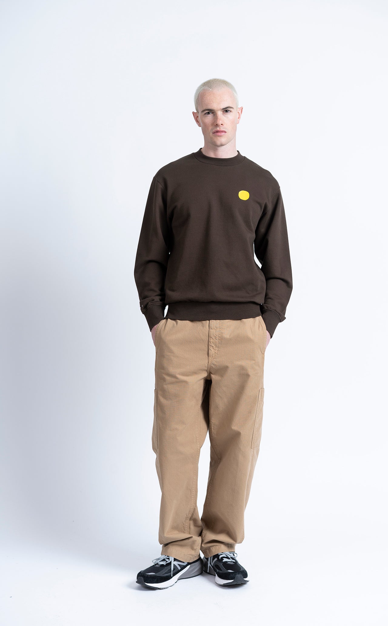 Sudadera LOREAK MENDIAN SW New Dot Khaki, vista frontal en modelo