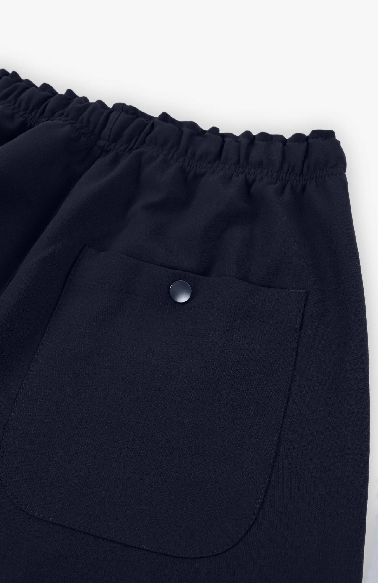 Pantalón LOREAK MENDIAN Train C Navy, detalle de la prenda