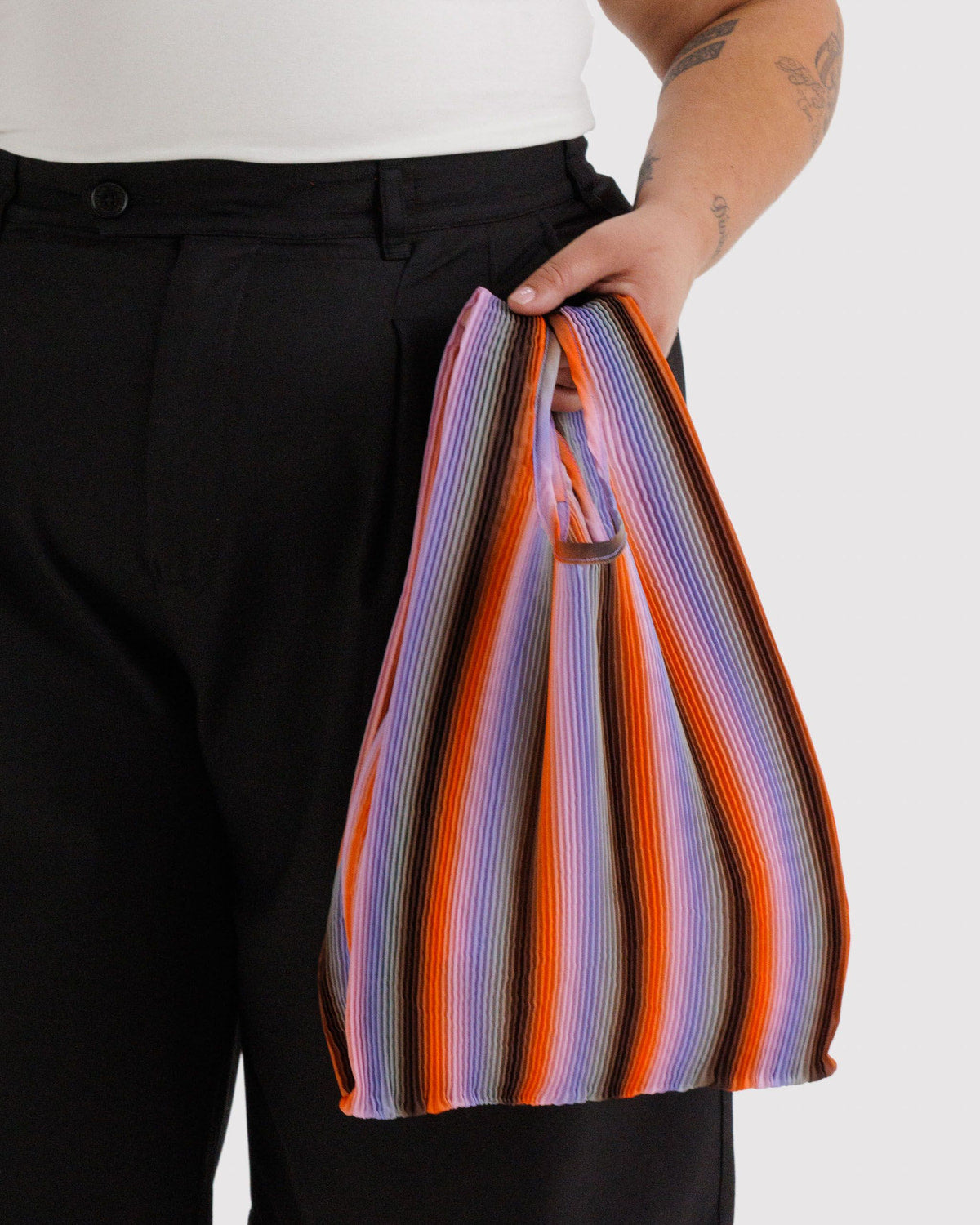 Bolsa BAGGU Pleated Gradient Stripe Poppy & Lilac