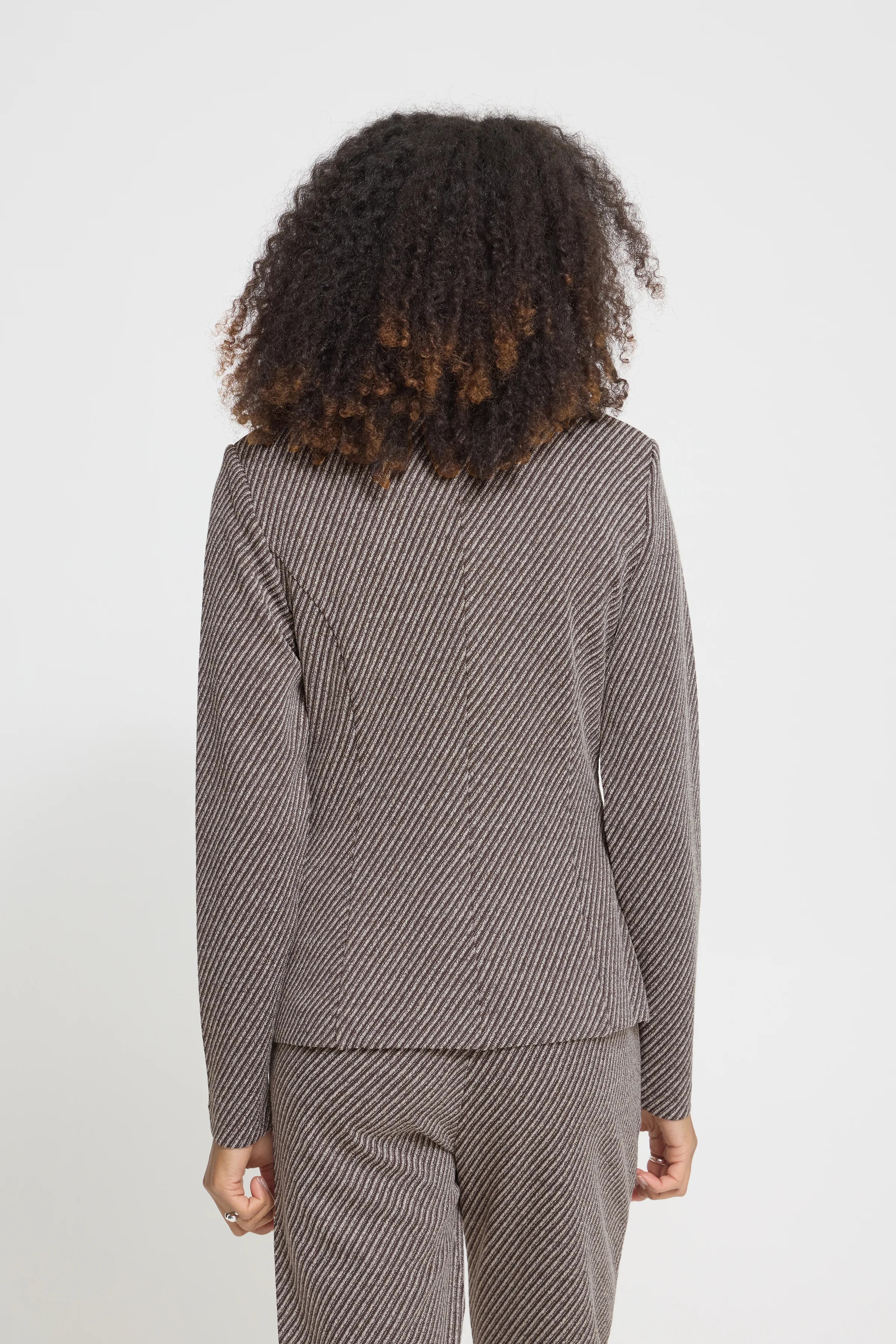 IHKATE TWILLISH BL ICHI java/almond milk - front