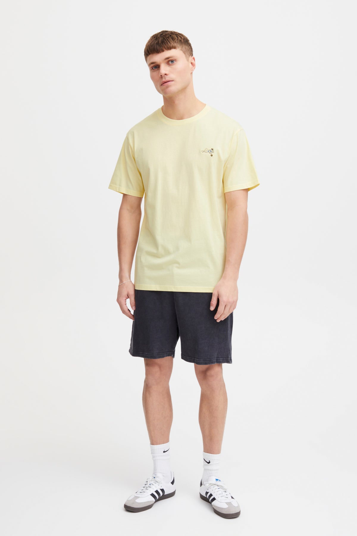 !Solid Ishan Anise Flower T-Shirt
