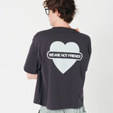 Camiseta WE ARE NOT FRIENDS Union Love Antra Boxy