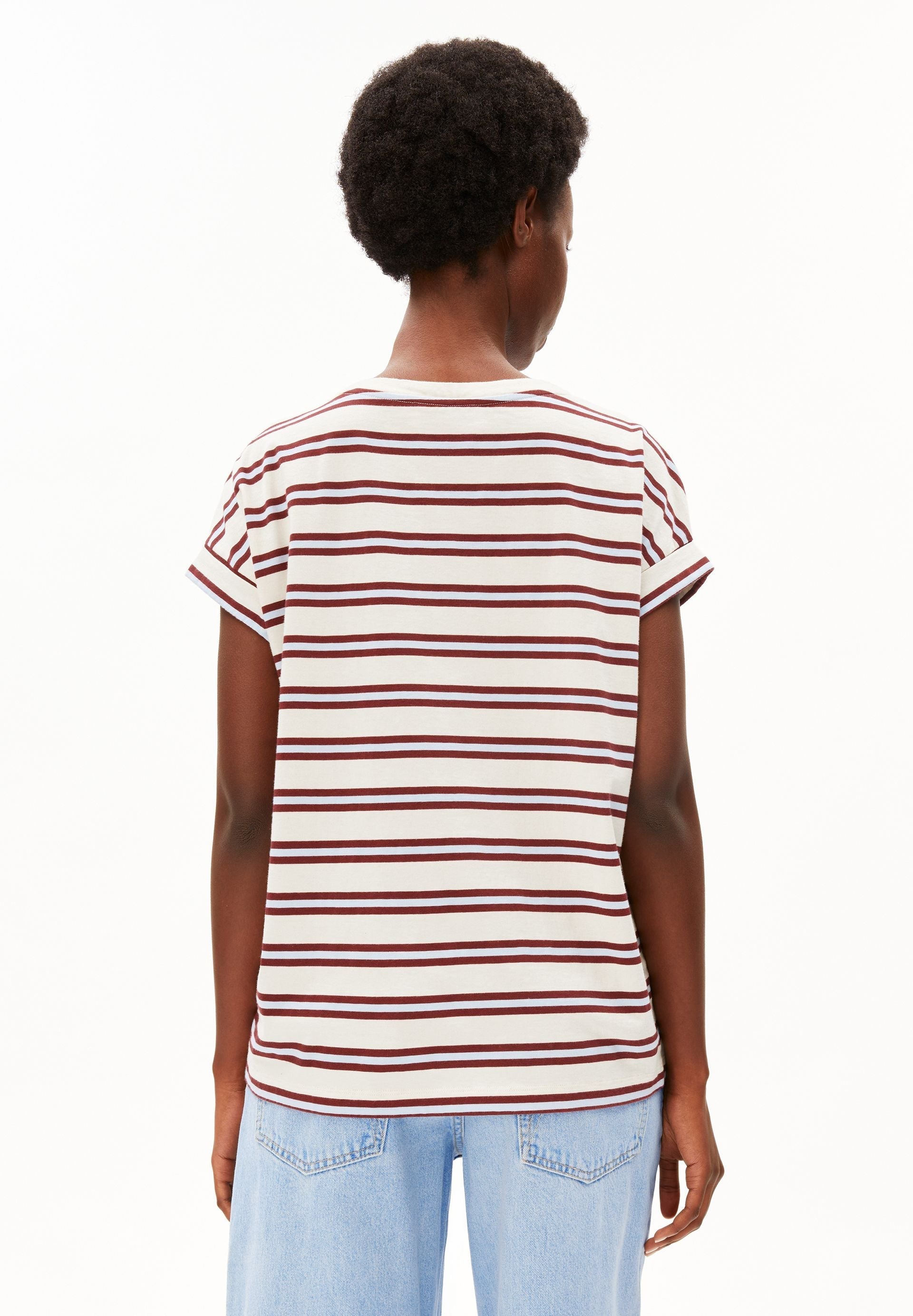 Camiseta ARMEDANGELS Idaara Stripes Undyed Velvet Red Soft Blue - imagen oficial 211