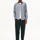 Camisa ARMEDANGELS Quaasa Stripe Petrol Velvet, detalle del tejido