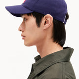 Gorra ARMEDANGELS Yenaas Logaa Navy / Scarlet Red