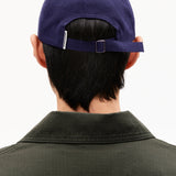 Gorra ARMEDANGELS Yenaas Logaa Navy / Scarlet Red