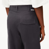 Pantalón ARMEDANGELS Barrel Leg Twill Dark Steel - imagen oficial 311