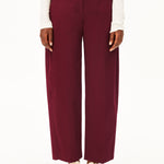 Pantalón ARMEDANGELS Barrel Leg Twill Velvet Red