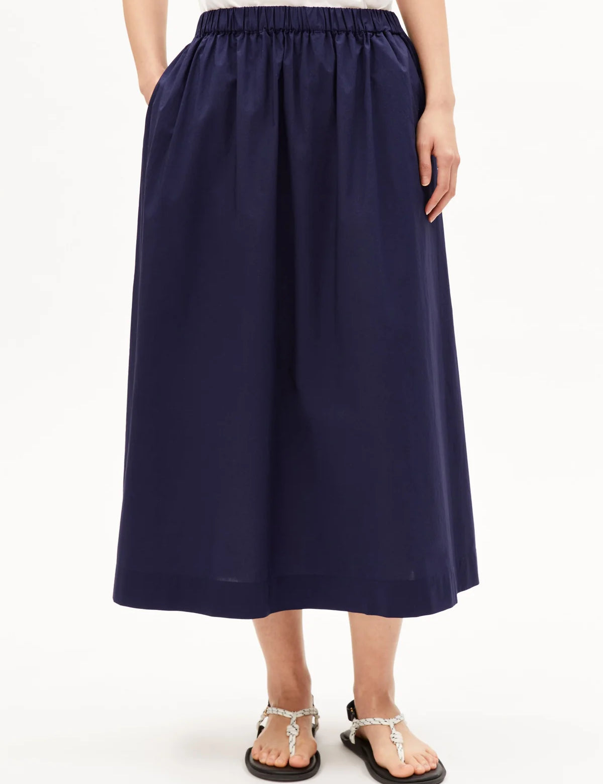 Falda ARMEDANGELS Poplin A-line Midi Tinted Navy