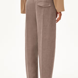 Pantalón ARMEDANGELS Herringbone Barrel Leg Claystone Soft Nougat - vista oficial 2