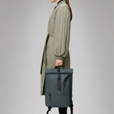 RAINS Rolltop Rucksack Schwarzer Rucksack