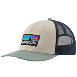 Gorra Patagonia P-6 Logo Trucker Pumice flat frontal transparente