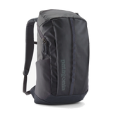 Black Hole Pack 25L - Smolder Blue w/Forge Grey flat frontal transparente 2200x2700
