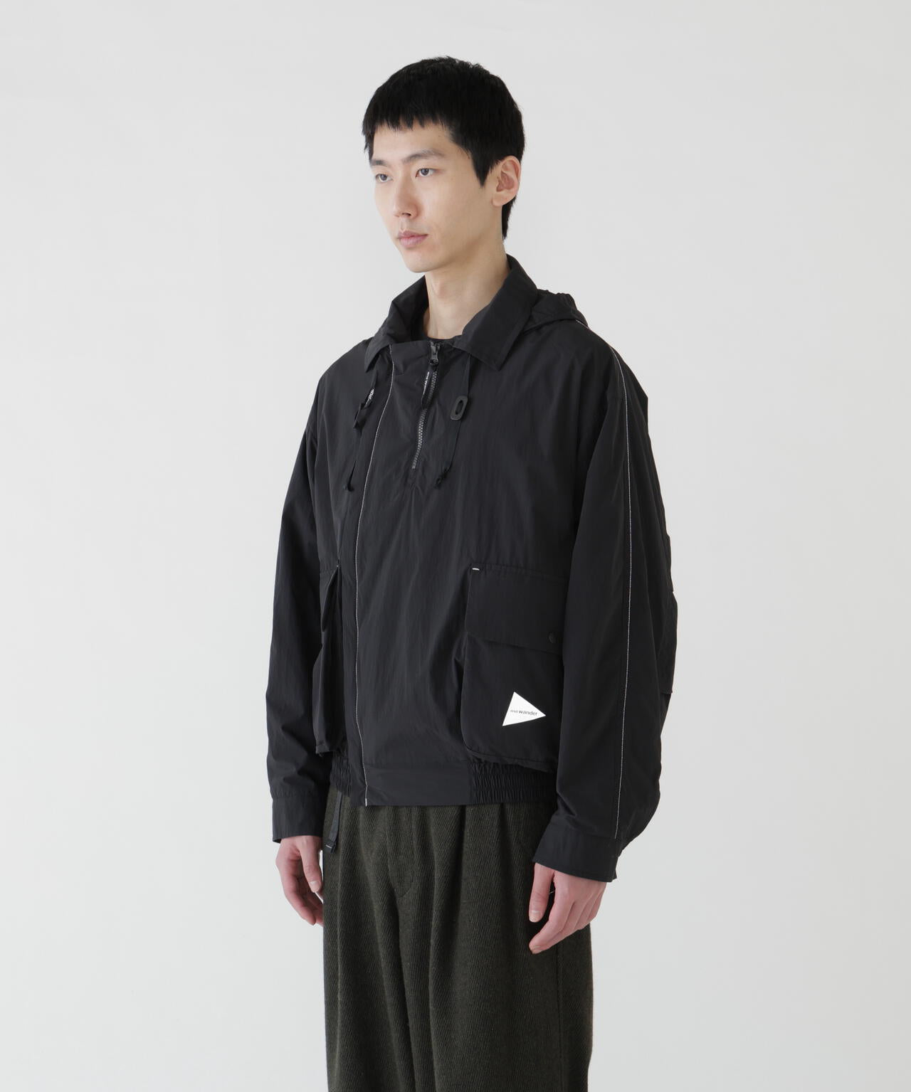 Chaqueta AND WANDER Water Repellent Light Jacket 2 Black - vista oficial
