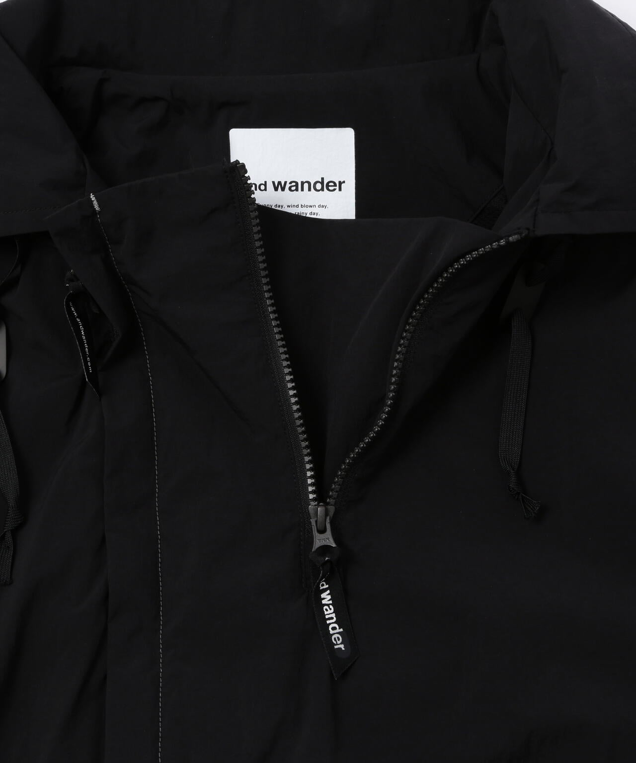 Chaqueta AND WANDER Water Repellent Light Jacket 2 Black - vista oficial