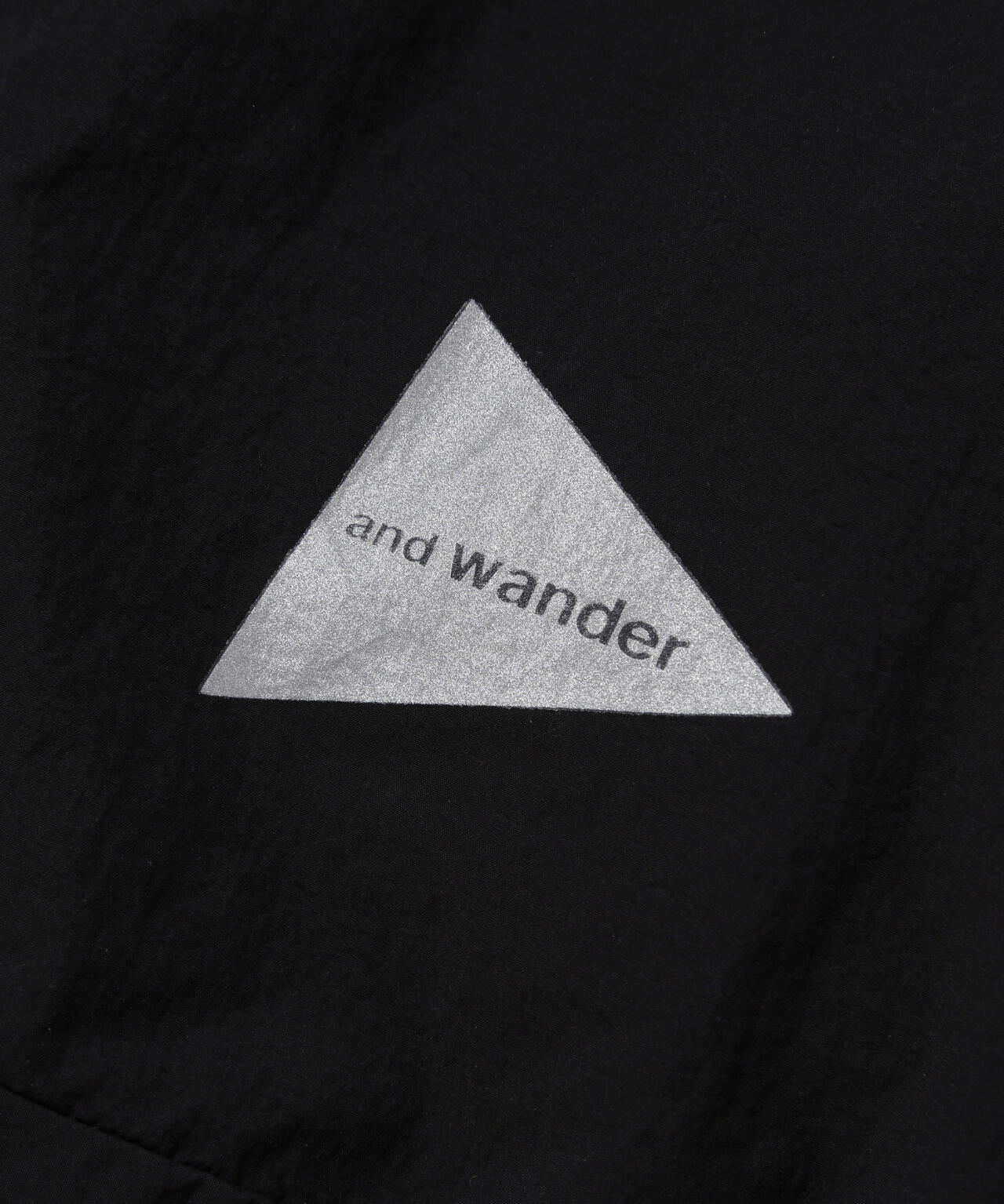 Chaqueta AND WANDER Water Repellent Light Jacket 2 Black - vista oficial