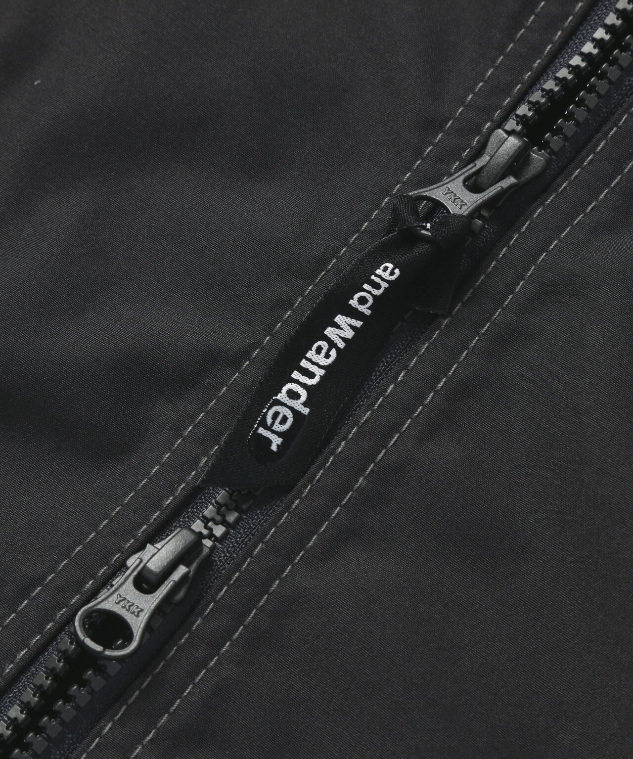 Chaqueta AND WANDER T/W Plain Hoodie Charcoal - vista oficial