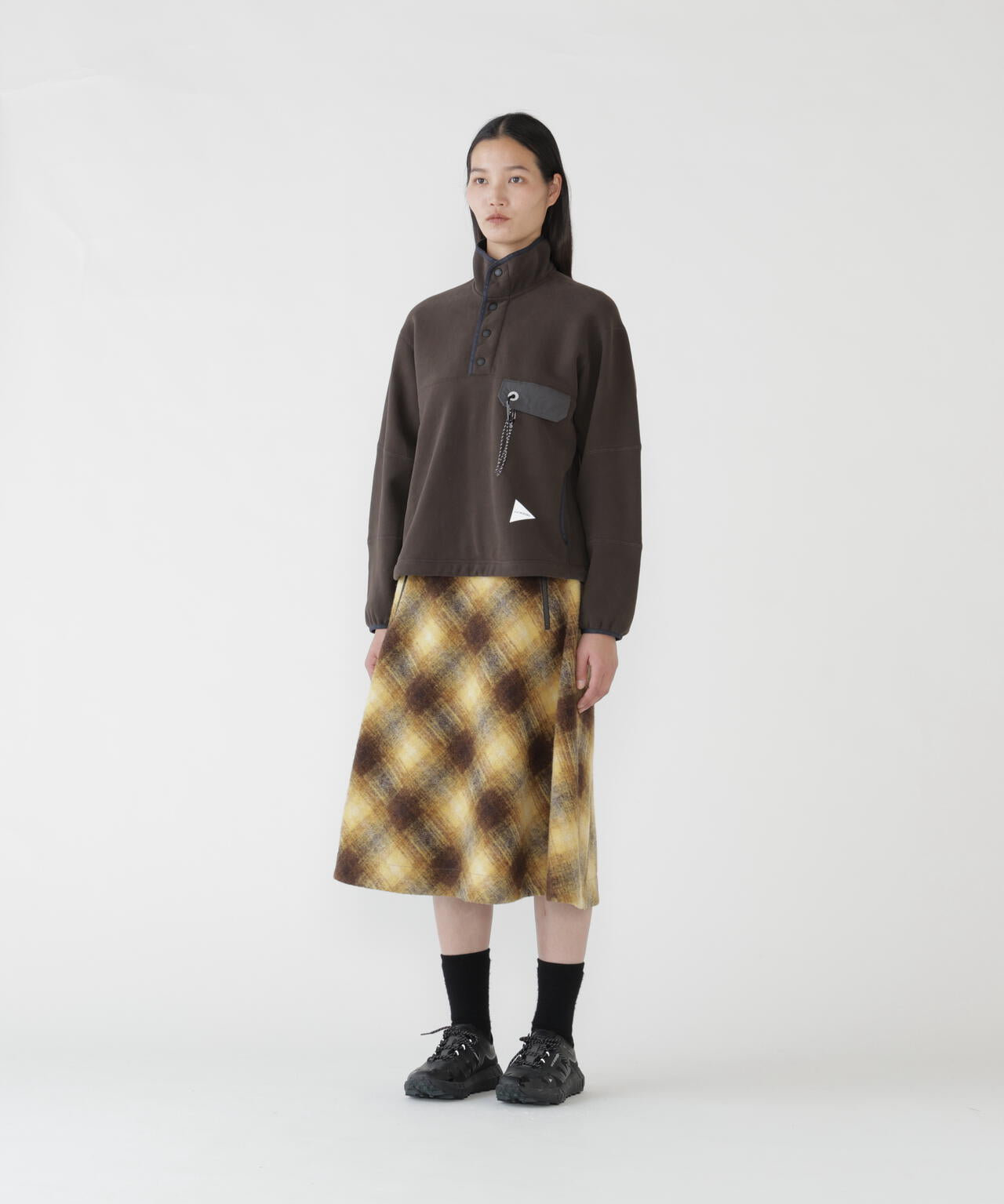 Sudadera AND WANDER Sweat Pullover Dark Brown - vista oficial