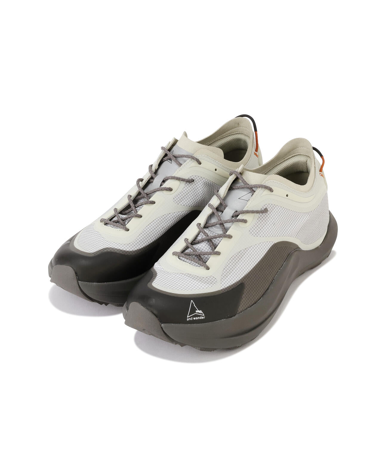 Zapatillas ROA x AND WANDER Sella Ripstop Off White con suela Vibram®