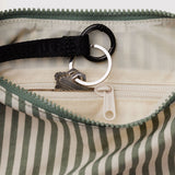 Bolso BAGGU Small Nylon Crescent Sage Stripe