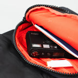 Bolso TOPOLOGIE A-Frame Bag Small Black Tech Sateen