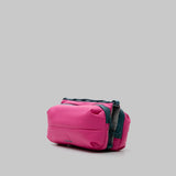 Sac à main TOPOLOGIE Sacoche à bouteille Large Noir Tech Satin