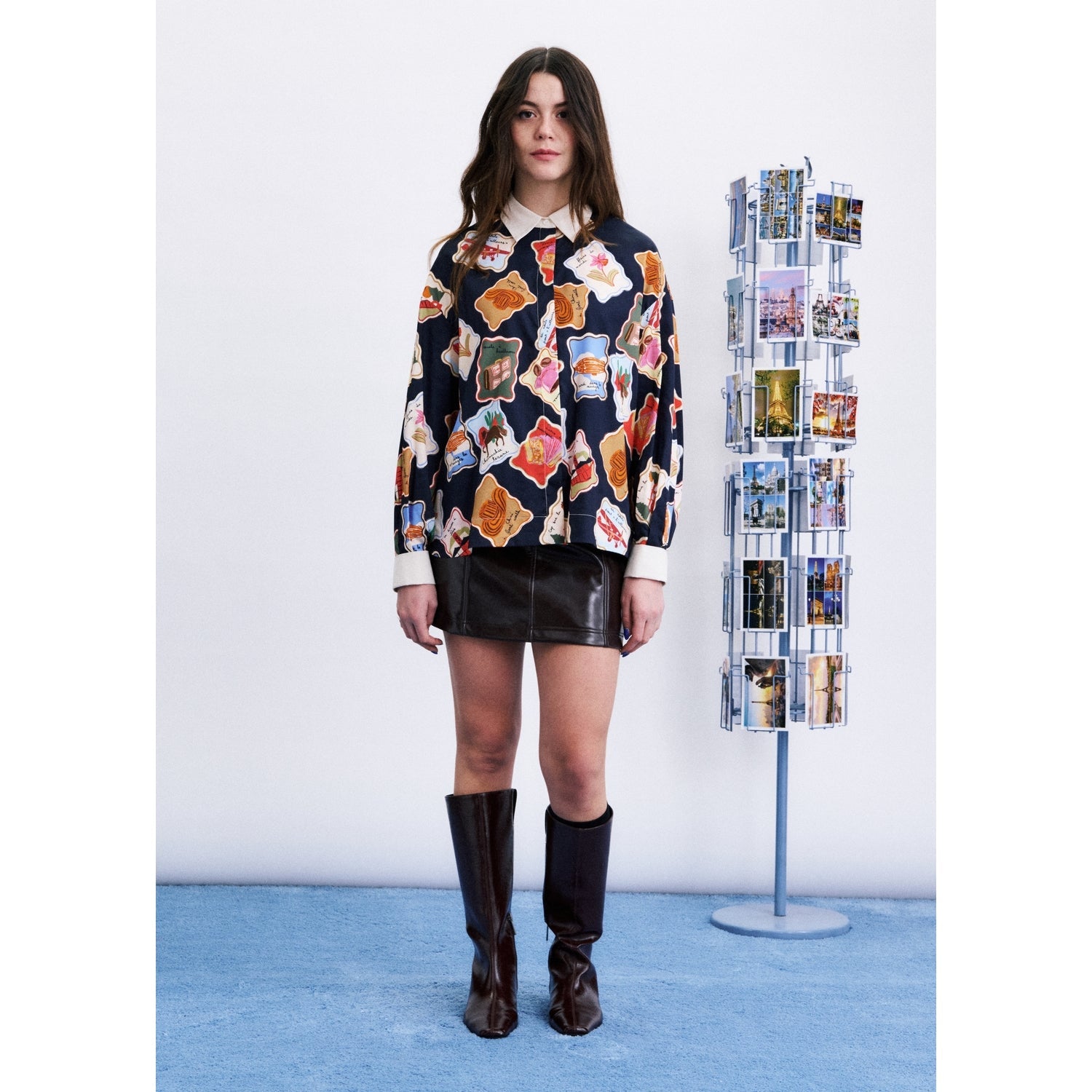 Camisa FRNCH Avon Print Timbres – fotografía oficial