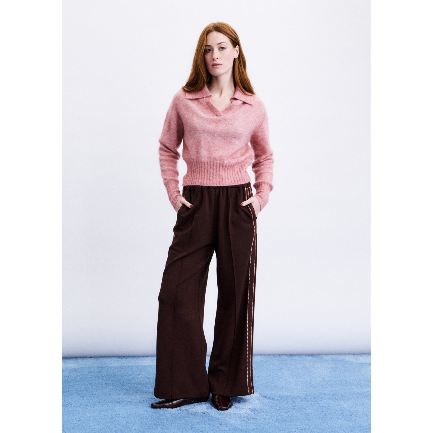 Pantalón FRNCH Hera Chocolate – fotografía oficial