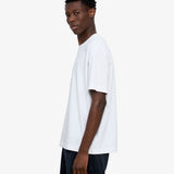 Camiseta Heavy Organic Boxy Tee COLORFUL STANDARD Optical White, vista lateral con modelo