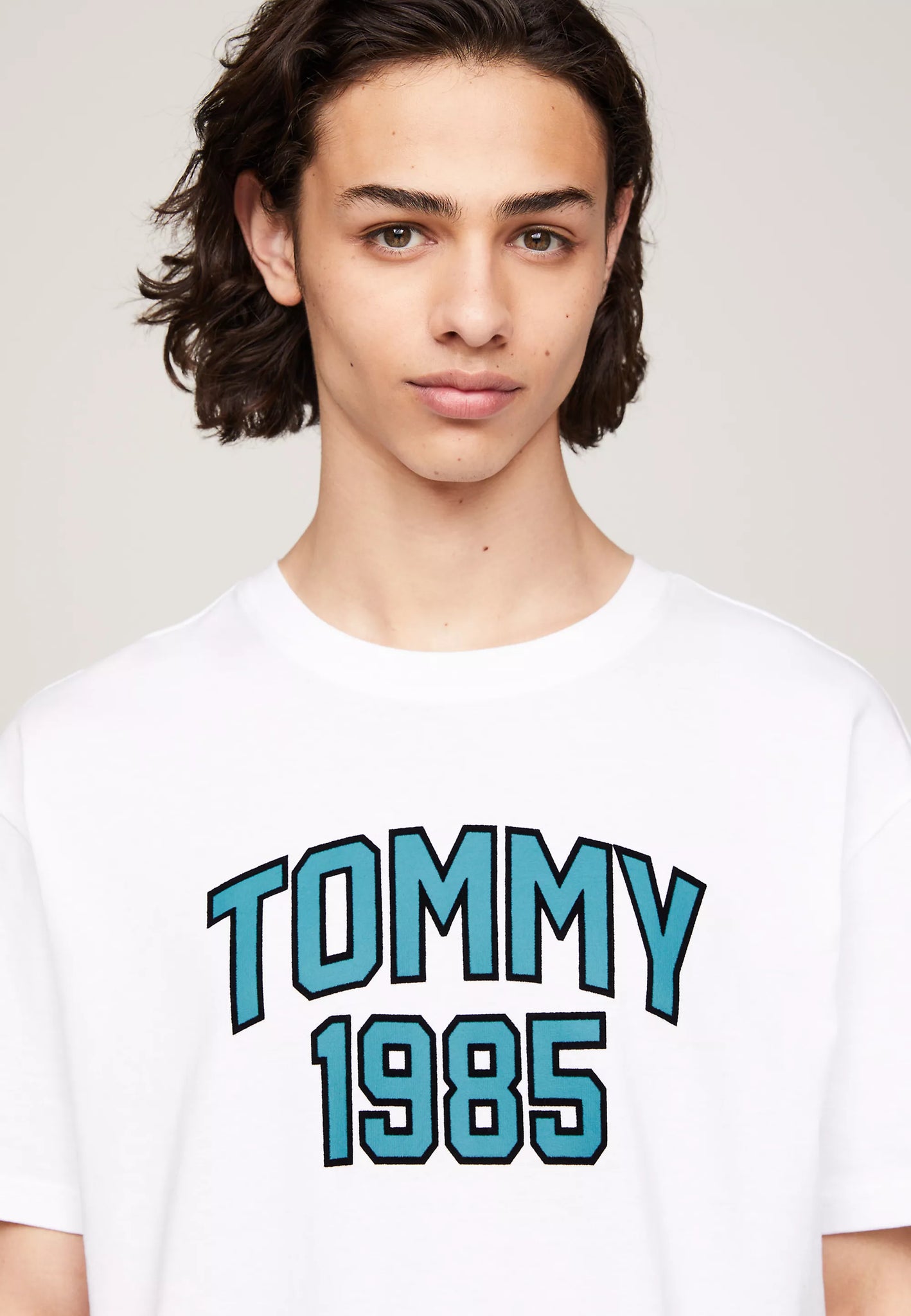 Camiseta Tommy Jeans Varsity con Logo