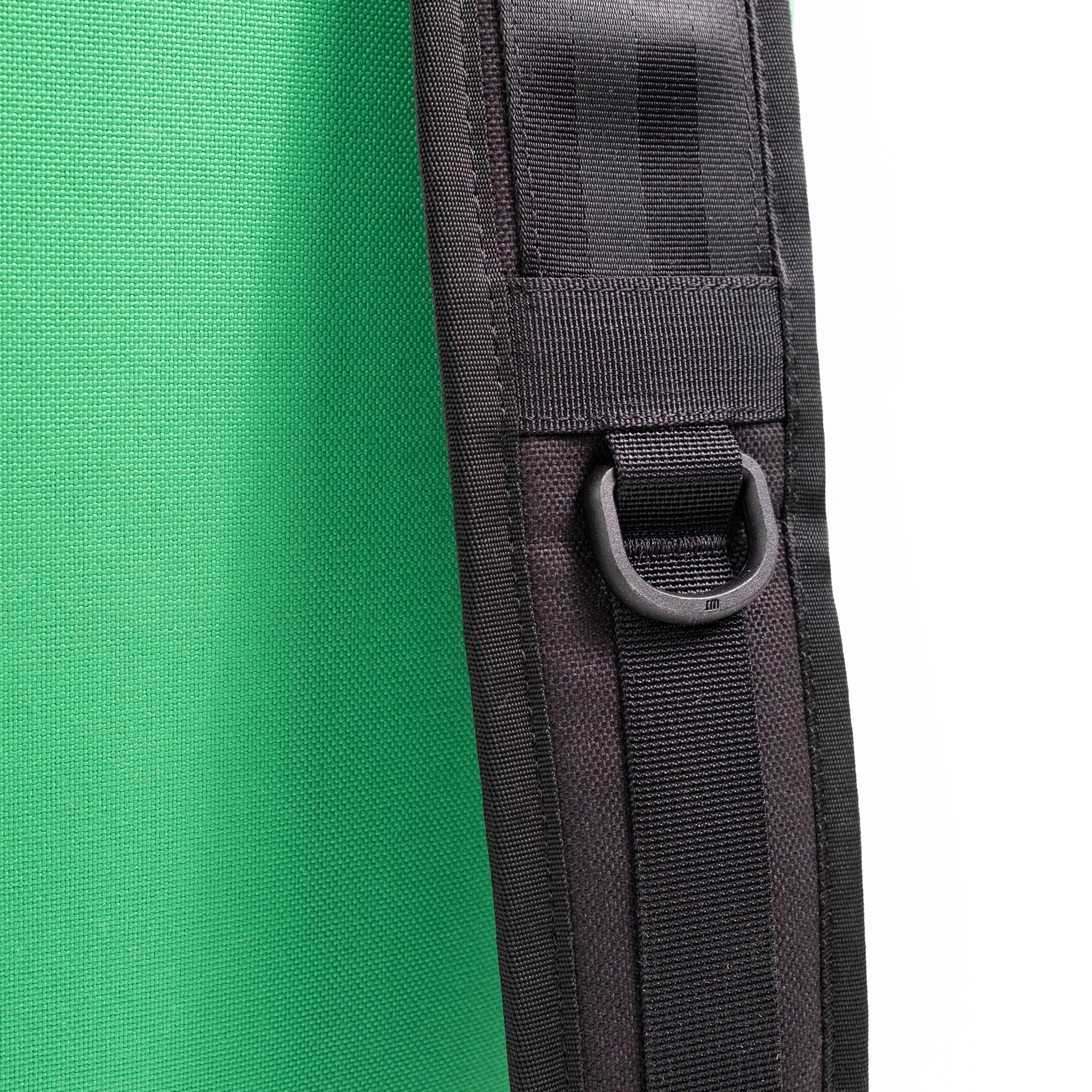 Mochila Topo Designs Klettersack Alpine Meadow, detalle de anclajes