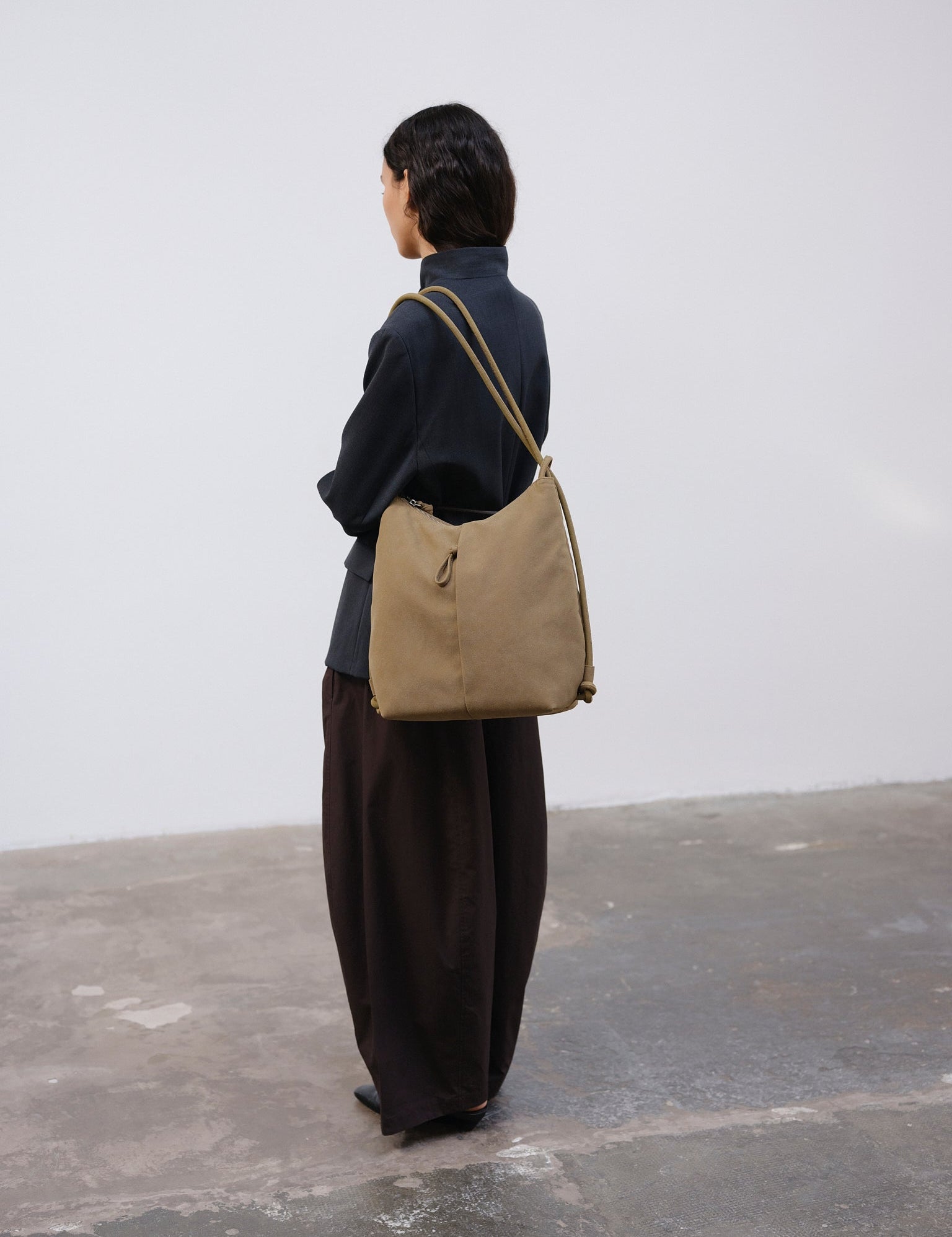 Bolso Mochila ÖLEND Elio Suede Khaki