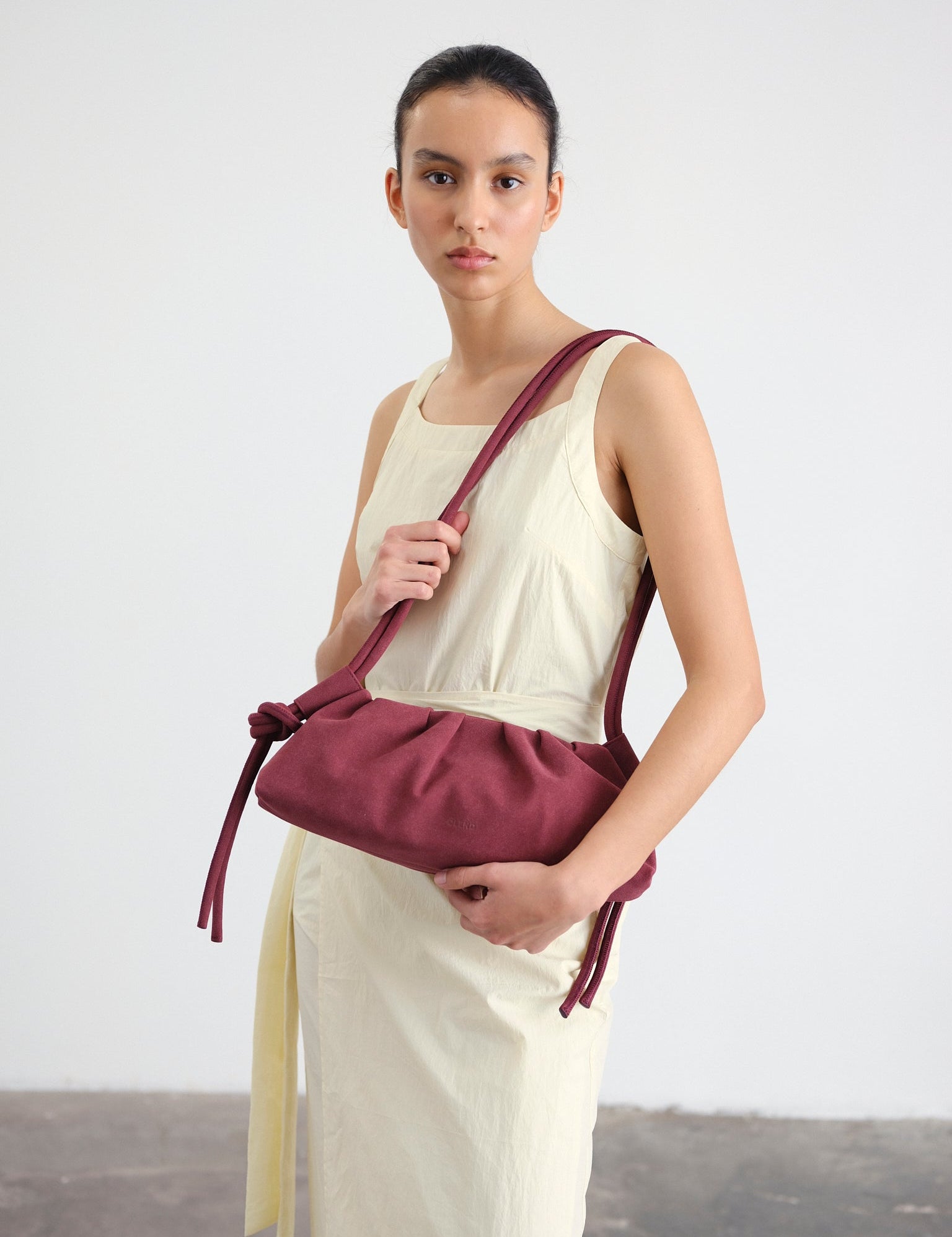 Bolso ÖLEND Dumpling Suede Cherry Red