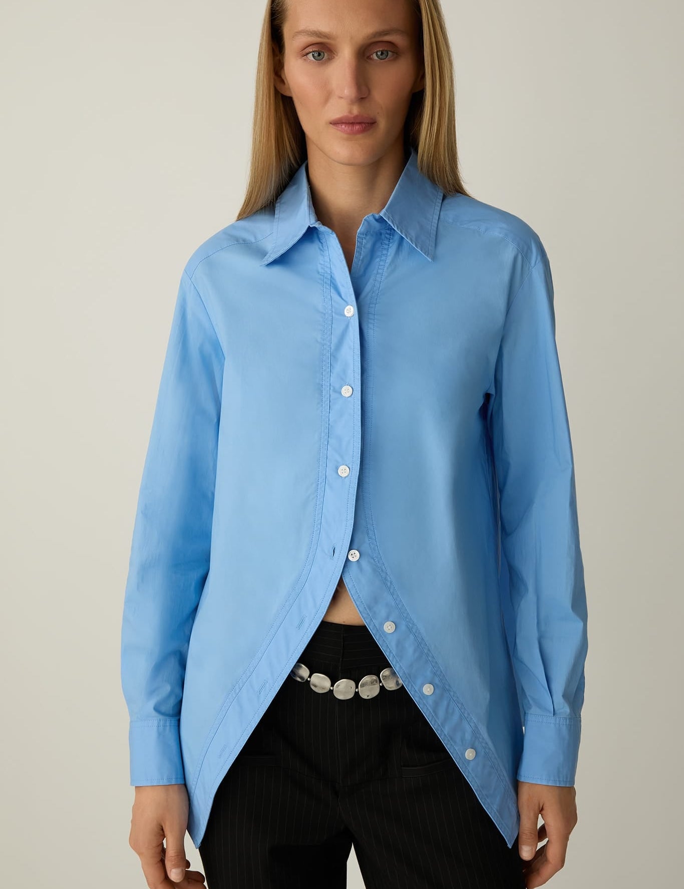 Camisa LAAGAM No Boyfriend Blue, otra vista con modelo