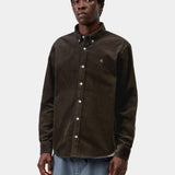 Camisa CARHARTT WIP L/S Madison Cord Tobacco, vista frontal con modelo