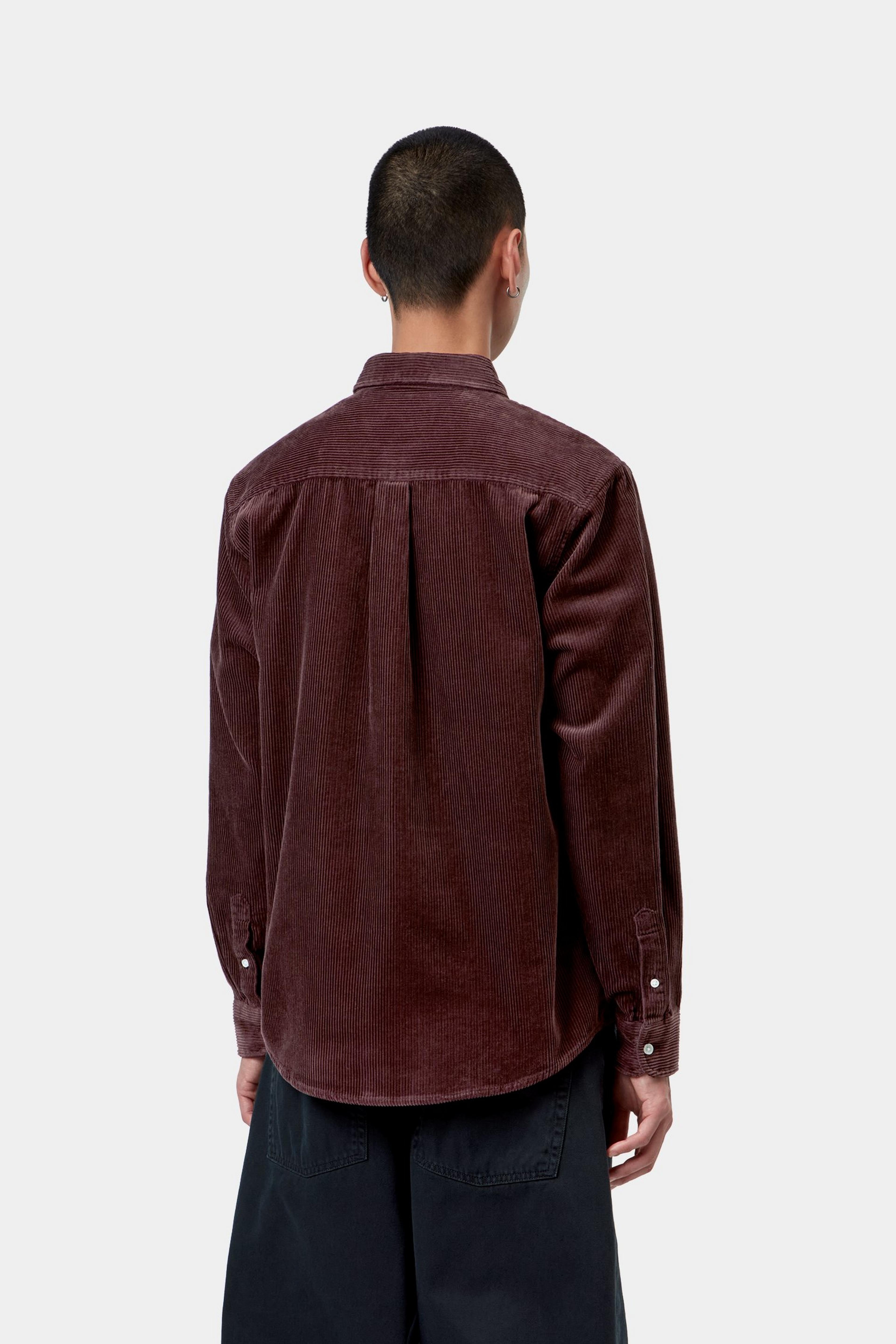 Camisa CARHARTT WIP L/S Madison Cord Amarone, vista trasera con modelo