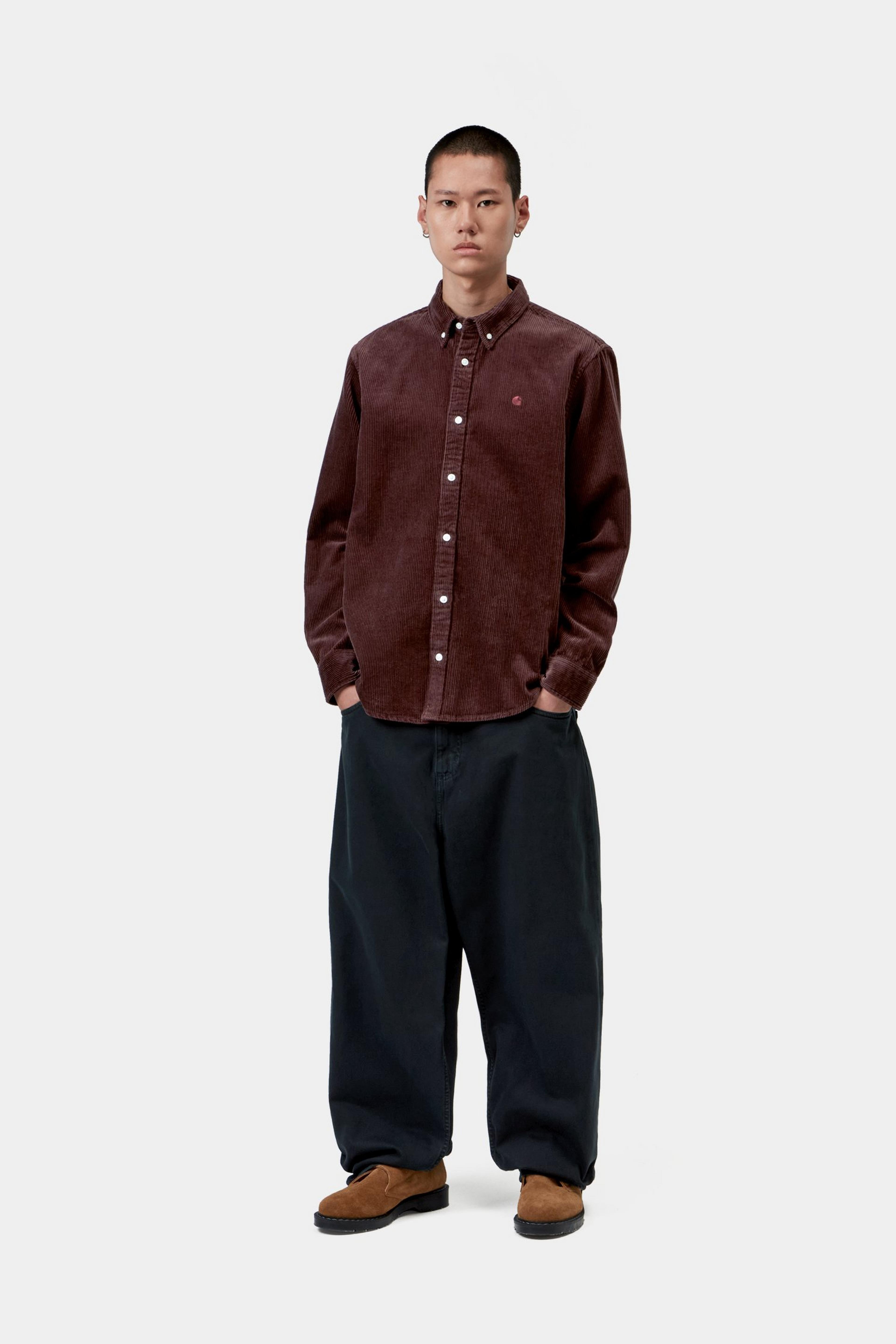 Camisa CARHARTT WIP L/S Madison Cord Amarone, otra vista con modelo