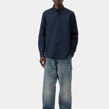 Camisa CARHARTT WIP L/S Bolton Dark Navy, otra vista con modelo