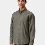 Camisa CARHARTT WIP L/S Bolton Shungite, vista frontal con modelo
