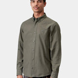 Camisa CARHARTT WIP L/S Bolton Shungite, vista frontal con modelo
