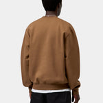 Sudadera CARHARTT WIP Carhartt Hamilton Brown / Black, vista trasera con modelo