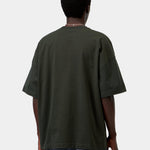Camiseta CARHARTT WIP S/S Work Pocket Raven, vista trasera con modelo