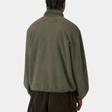 Sudadera CARHARTT WIP Edmore Half Zip Cypress / Black, vista trasera con modelo