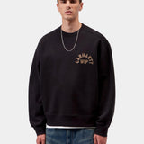 Sudadera CARHARTT WIP Arch Script Black / Hamilton Brown, vista frontal con modelo