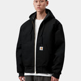 Chaqueta CARHARTT WIP OG Active Black Rigid, vista frontal con modelo